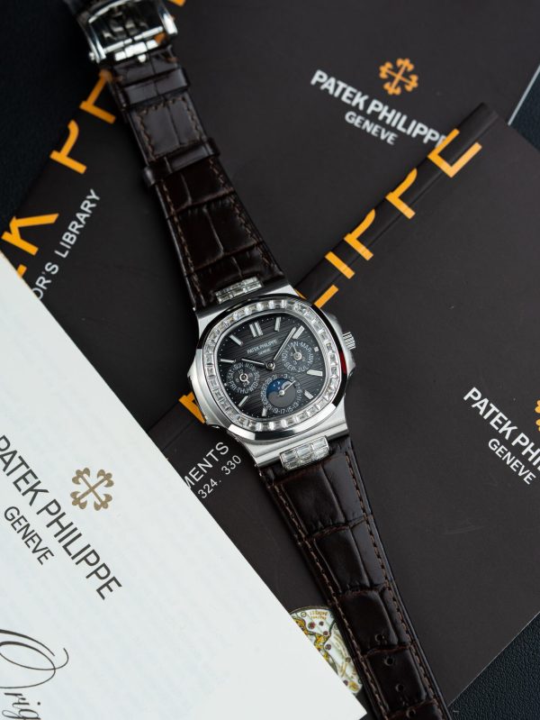 Đồng Hồ Patek Philippe Nautilus 5740 Rep 1 1 Mặt Xám Máy Cơ Tự Động Thụy Sỹ 40mm (1)
