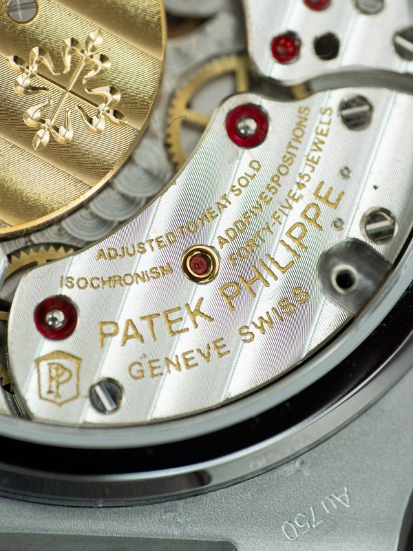 Đồng Hồ Patek Philippe Nautilus 5740 Rep 11 Mặt Trắng Máy Cơ Thụy Sỹ 40mm (1)