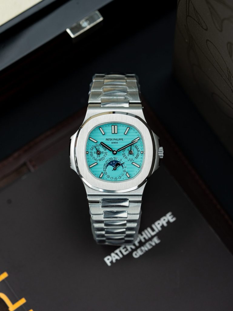 Đồng Hồ Patek Philippe Nautilus 5740 Replica 11 Mặt Tiffany Máy Cơ Thụy Sỹ 40mm (1)