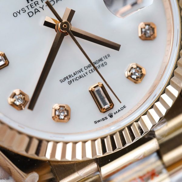 Đồng Hồ Rolex Day-Date 128235 Replica 11 Mặt MOP Trọng Lượng 156gram Nhà Máy QF 36mm (2)