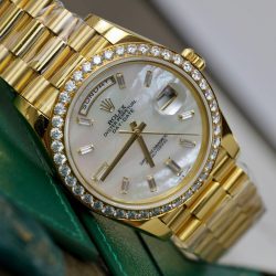 Đồng Hồ Rolex Day-Date Mặt MOP Chế Tác Bọc Vàng 18K Viền Đính Kim Cương Moissanite Xưởng GM 40mm (2)