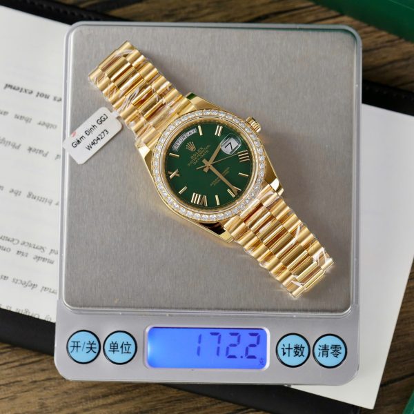 Đồng Hồ Rolex Day-Date Mặt Xanh Lá Cây Chế Tác Bọc Vàng Thật Viền Đính Kim Cương Moissanite Xưởng GM 40mm (2)