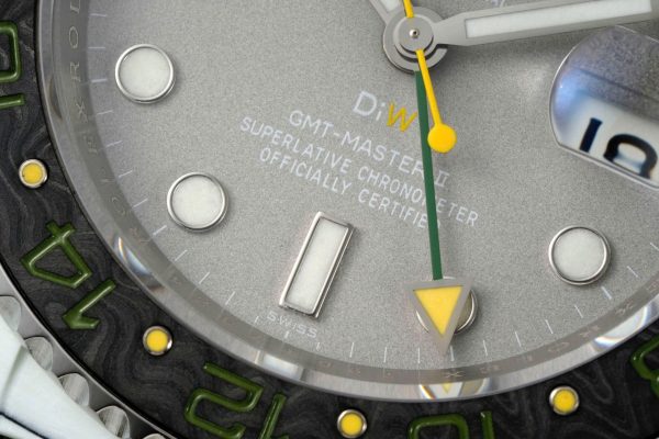 Đồng Hồ Rolex GMT-Master II DiW Replica 11 Vỏ Carbon Trắng Mặt Xám 40mm (2)