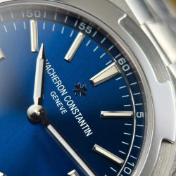 Đồng Hồ Vacheron Constantin Overseas Ultra-Thin 2000V Rep 11 Mặt Xanh Dương Máy Cơ Thụy Sỹ Xưởng 8F 40mm (2)