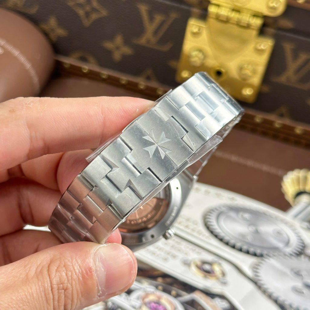 Đồng Hồ Vacheron Constantin Overseas Ultra-Thin 2000V Rep 11 Mặt Xanh Dương Máy Cơ Thụy Sỹ Xưởng 8F 40mm (2)