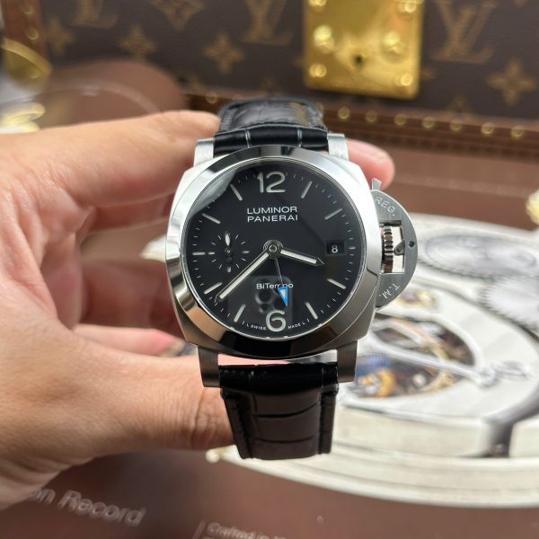 Panerai Luminor Quaranta PAM1365 Rep Cao Cấp Mặt Đen Dây Da Nhà Máy VS 40mm (2)