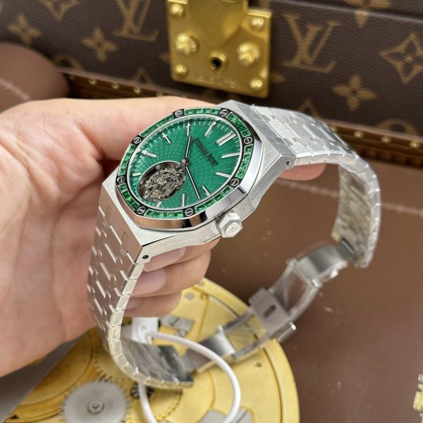 Đồng Hồ Audemars Piguet Rep 11 Royal Oak Selfwinding Flying Tourbillon 26730BC Mặt Xanh Lá Cây Đính Đá Baguette 41mm (2)