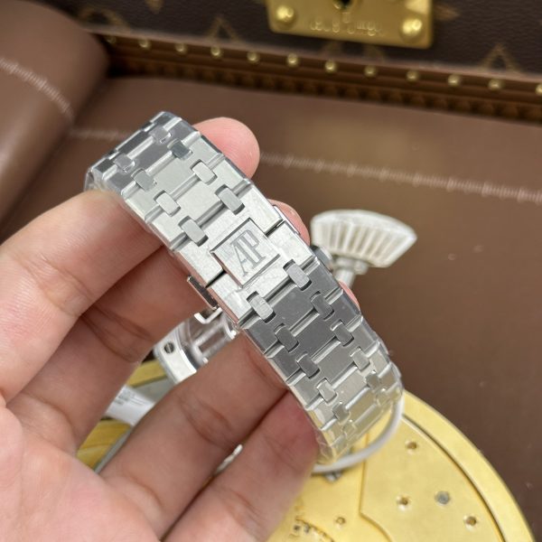 Đồng Hồ Audemars Piguet Royal Oak Selfwinding Flying Tourbillon 26730ST Rep 11 Mặt Số Màu Đỏ Tía 41mm (8)