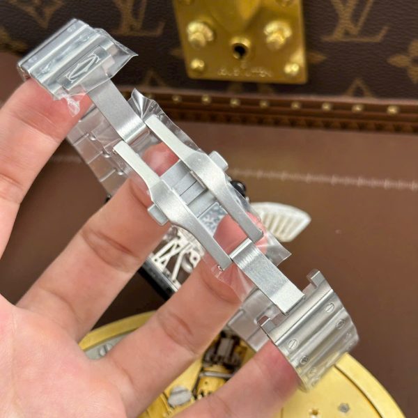Đồng Hồ Cartier Santos Chế Tác Mặt Lộ Cơ Viền Xanh Dương Dây Kim Loại 39 (2)