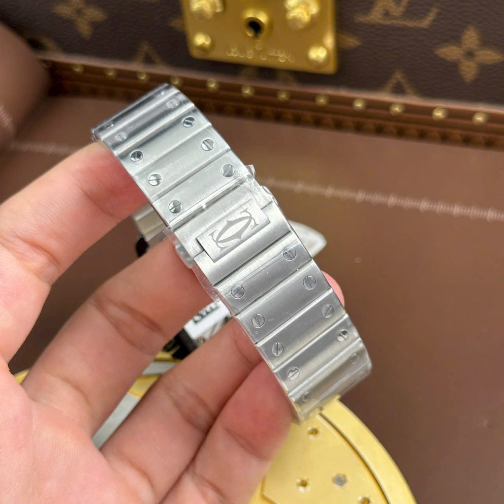 Đồng Hồ Cartier Santos Chế Tác Mặt Lộ Cơ Viền Xanh Dương Dây Kim Loại 39 (2)