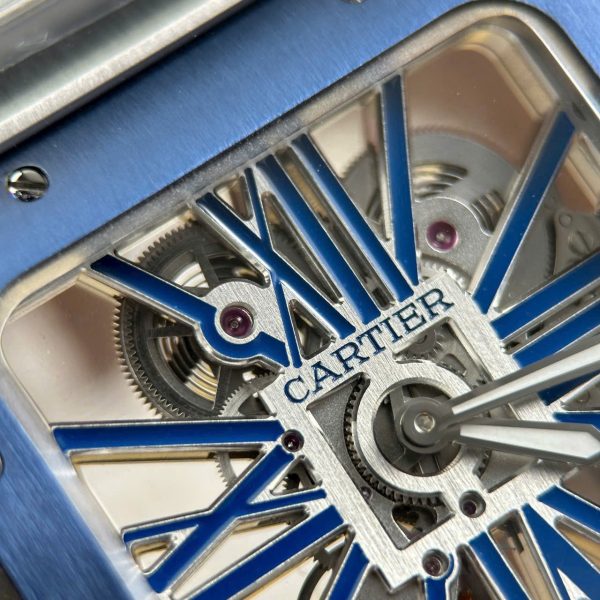 Đồng Hồ Cartier Santos Chế Tác Mặt Lộ Cơ Viền Xanh Dương Dây Kim Loại 39 (2)