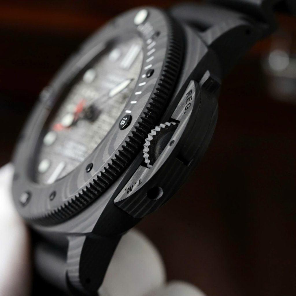Đồng Hồ Panerai Submersible Luna Rossa PAM01039 Chế Tác Máy Cơ Thụy Sỹ Dây Cao Su 47mm (2)