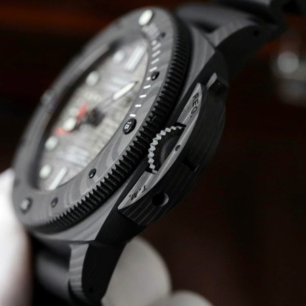 Đồng Hồ Panerai Submersible Luna Rossa PAM01039 Chế Tác Máy Cơ Thụy Sỹ Dây Cao Su 47mm (2)