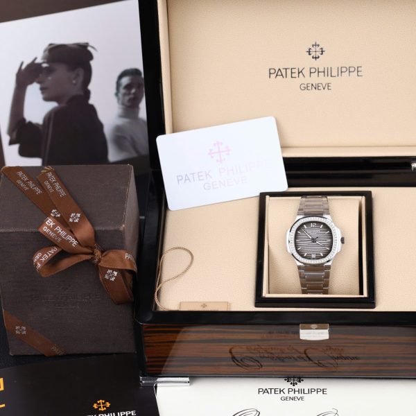 Đồng Hồ Patek Philippe Nautilus 7118 Fake 11 Mặt Xám Viền Đính Đá CZ Nhà Máy GR 35 (2)