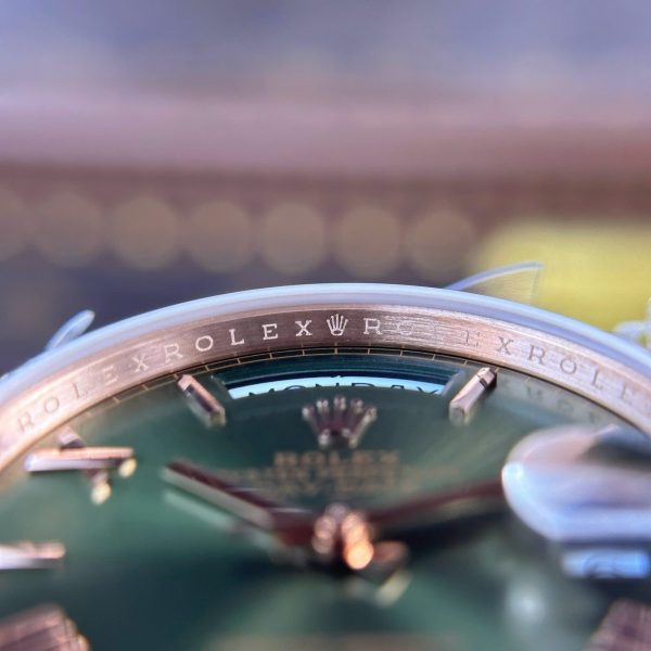 Đồng Hồ Rolex Day-Date Rep 11 Mạ Vàng Hồng Mặt Xanh Lá Cây Nặng 186 Grams Xưởng QF 40mm (2)
