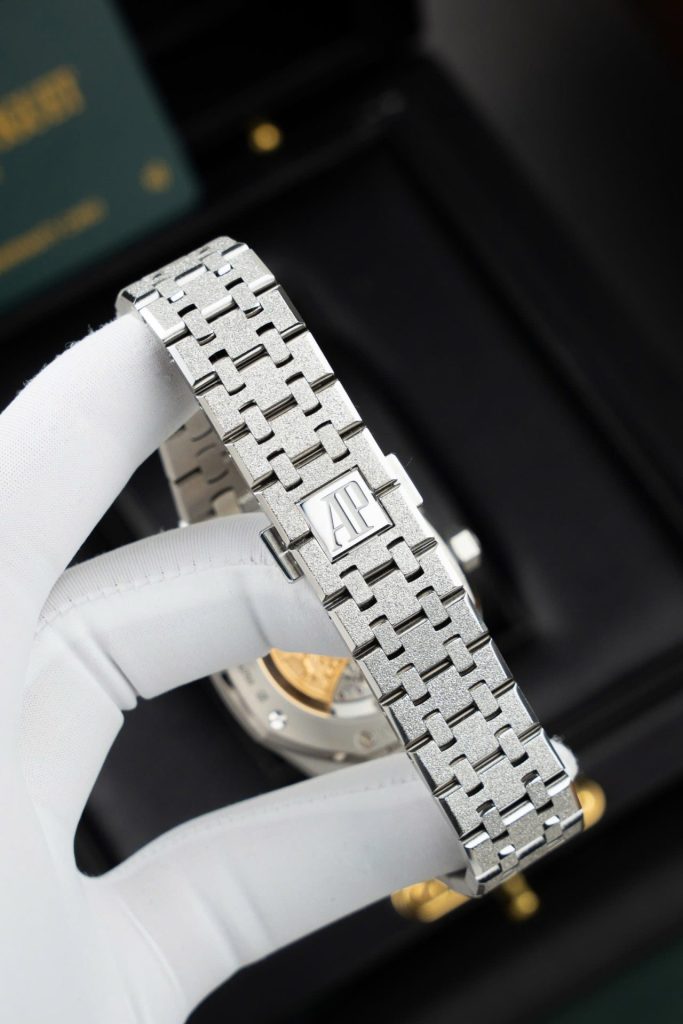 Đồng Hồ Audemars Piguet Rep Cao Cấp Royal Oak Frosted Gold 15454BC Mặt Đen Xưởng APS 37mm (2)