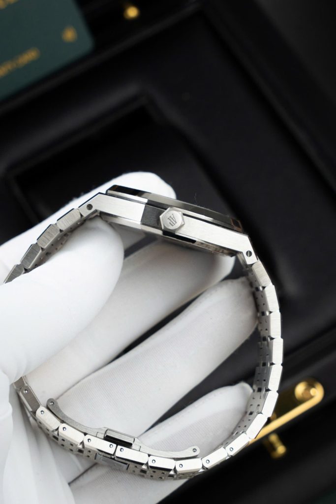 Đồng Hồ Audemars Piguet Rep Cao Cấp Royal Oak Frosted Gold 15454BC Mặt Đen Xưởng APS 37mm (2)