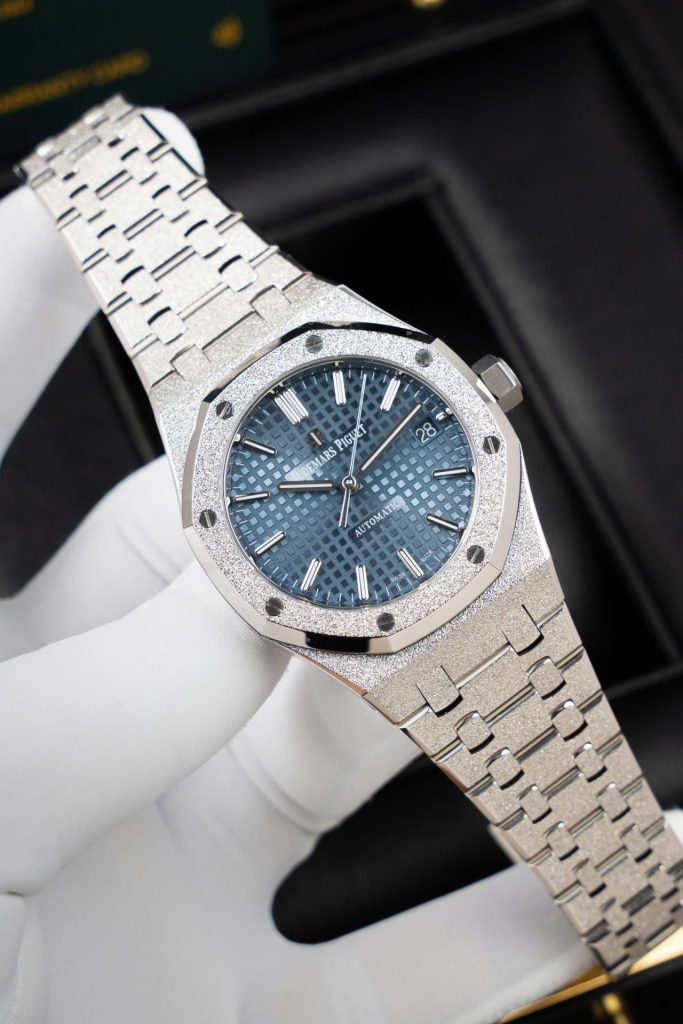 Đồng Hồ Audemars Piguet Replica 11 Royal Oak Frosted Gold 15454BC Mặt Xanh Dương Xưởng APS 37mm (2)