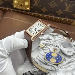 Đồng Hồ Cartier Tank Louis Fake Cao Cấp Mặt Trắng Dây Da Màu Nâu 27.8×38 (2)