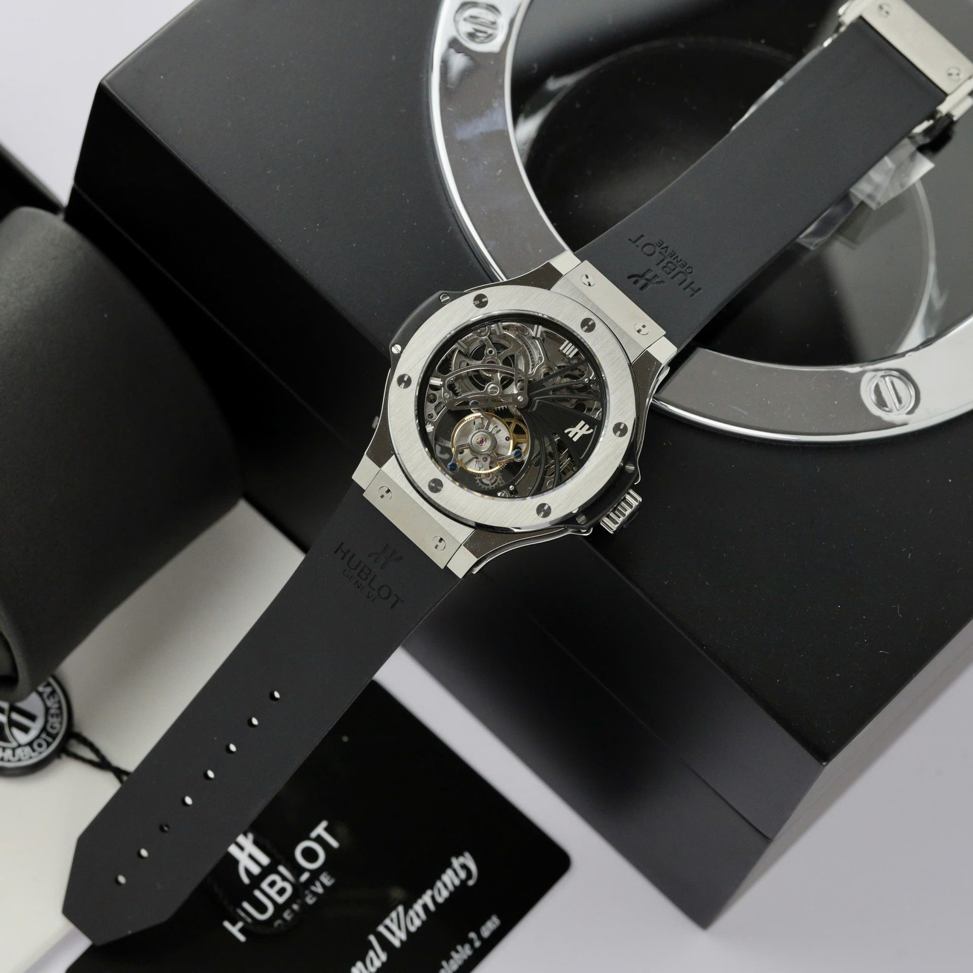 Đồng Hồ Hublot Big Bang Tourbillon Chế Tác Mặt Lộ Cơ Dây Cao Su 44mm (1) Đồng Hồ Hublot Big Bang Tourbillon Chế Tác Mặt Lộ Cơ Dây Cao Su 44mm (2)