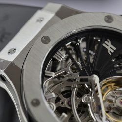 Đồng Hồ Hublot Big Bang Tourbillon Chế Tác Mặt Lộ Cơ Dây Cao Su 44mm (2)