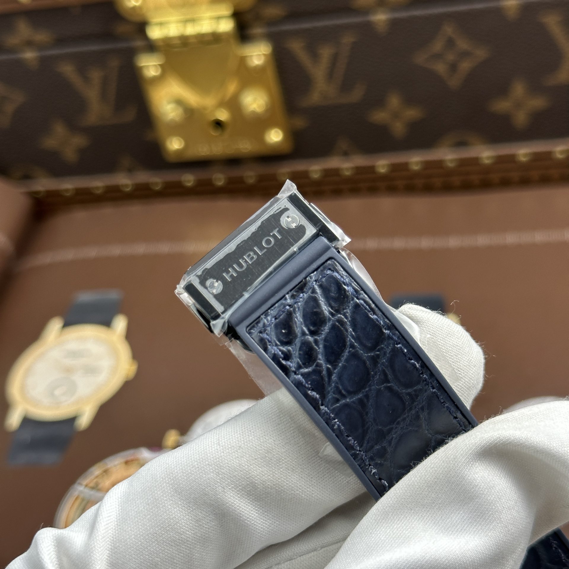 Đồng Hồ Hublot Classic Fusion Boutique Pisa 1940 Edition Replica 11 Dây Cao Su Bọc Da Xưởng JJZ 42mm (2) Đồng Hồ Hublot Classic Fusion Boutique Pisa 1940 Edition Replica 11 Dây Cao Su Bọc Da Xưởng JJZ 42mm (2)