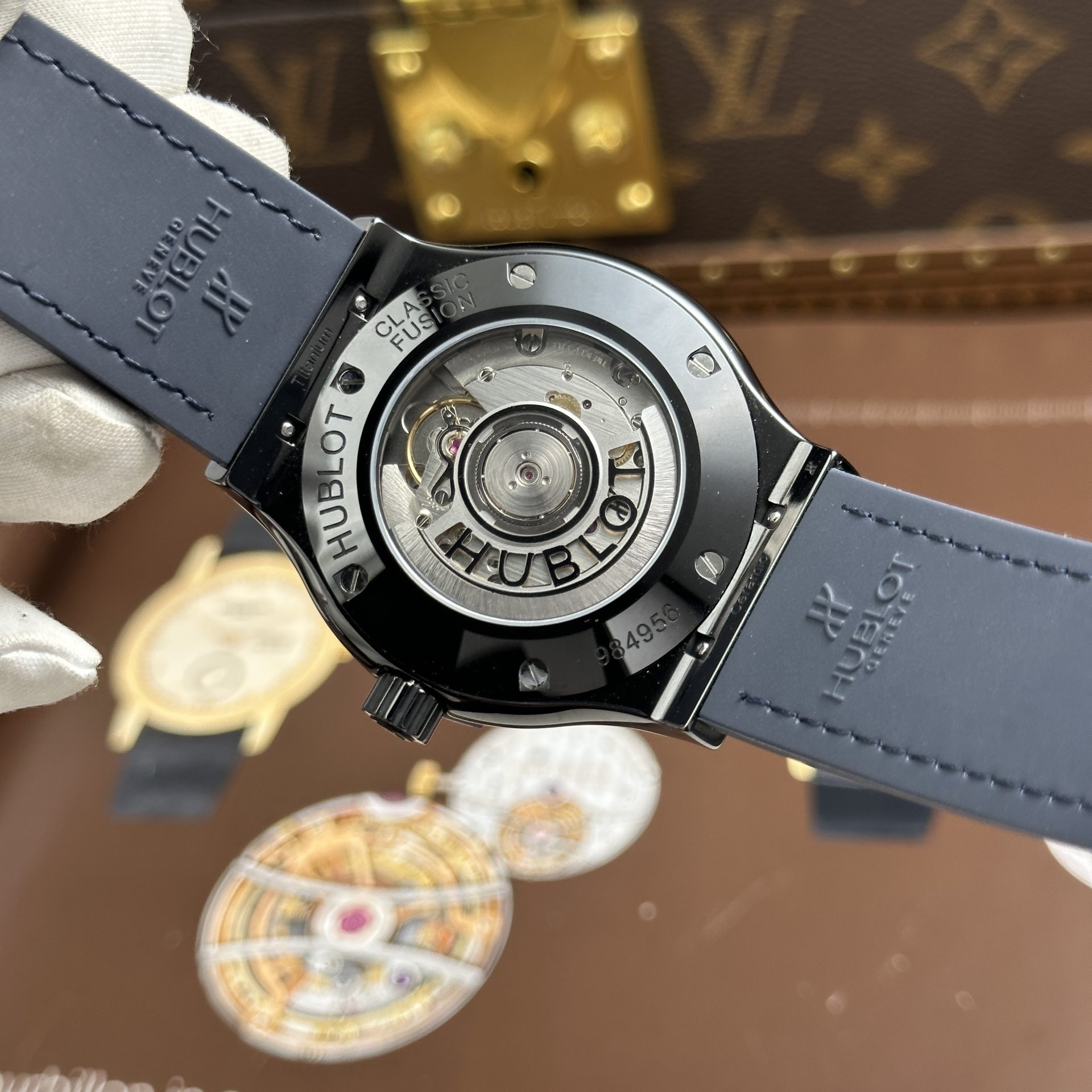 Đồng Hồ Hublot Classic Fusion Boutique Pisa 1940 Edition Replica 11 Dây Cao Su Bọc Da Xưởng JJZ 42mm (3) Đồng Hồ Hublot Classic Fusion Boutique Pisa 1940 Edition Replica 11 Dây Cao Su Bọc Da Xưởng JJZ 42mm (2)