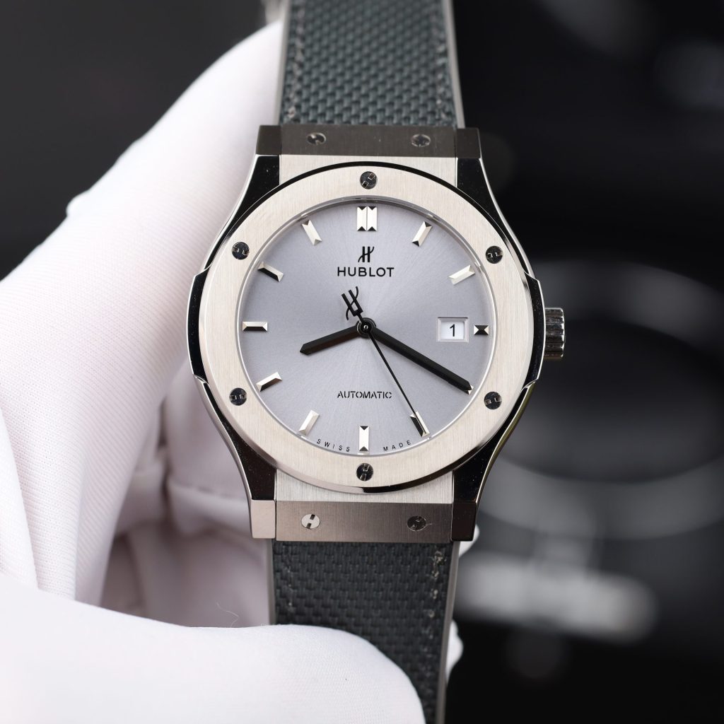 Đồng Hồ Hublot Classic Fusion Replica Cao Cấp Mặt Màu Xám Vỏ Titanium Siêu Nhẹ Xưởng JJZ 42mm (2)