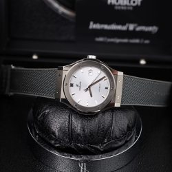 Đồng Hồ Hublot Classic Fusion Replica Cao Cấp Mặt Màu Xám Vỏ Titanium Siêu Nhẹ Xưởng JJZ 42mm (2)