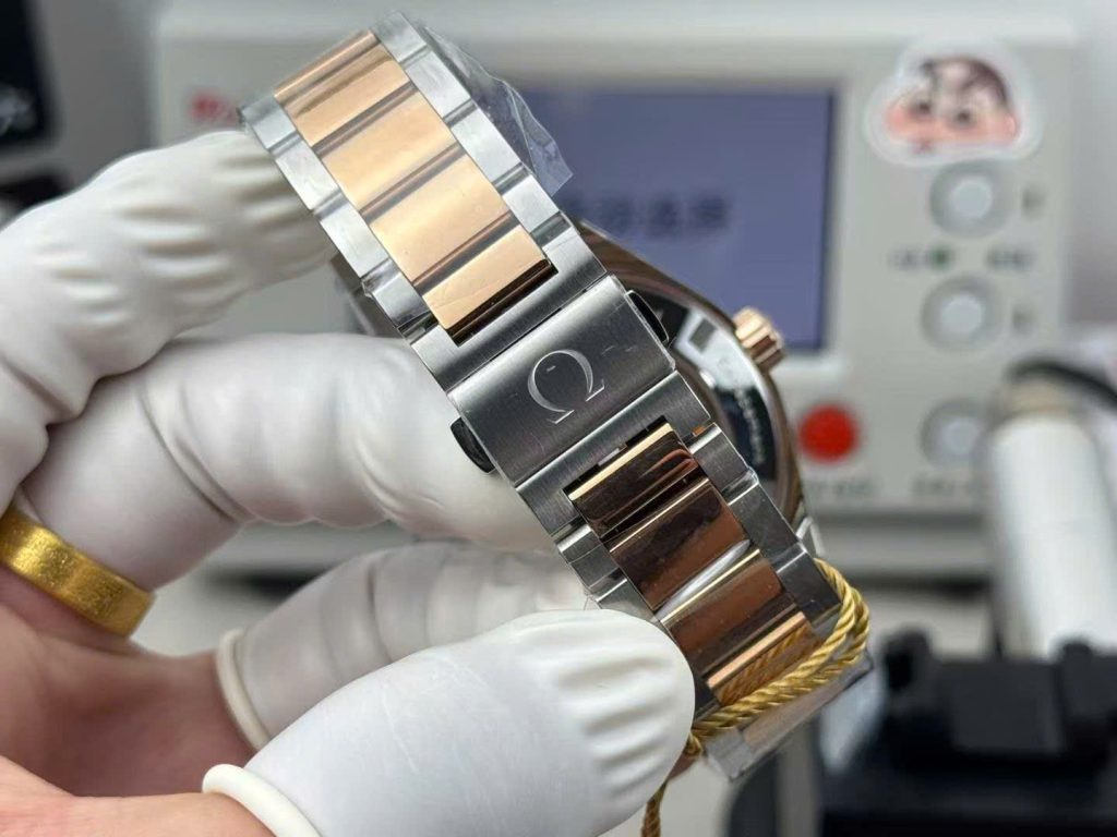 Đồng Hồ Omega Seamaster GMT Chế Tác Mặt Đen Máy Cơ Thụy Sỹ Nhà Máy VS 41 (2)