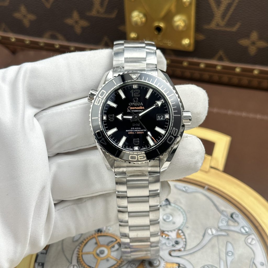 Đồng Hồ Omega Seamaster Planet Ocean 600M Replica 11 Mặt Đen Máy Cơ Thụy Sỹ Nhà Máy VS 39 (2)