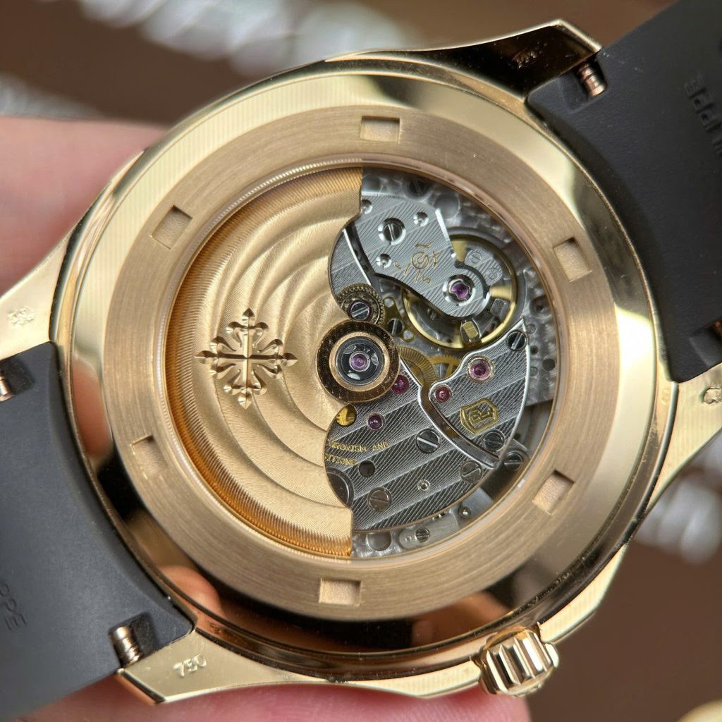 Đồng Hồ Patek Philippe Aquanaut 5167R Chế Tác Tinh Chỉnh Trọng Lượng 124 Gram Máy Khắc 40mm (2)