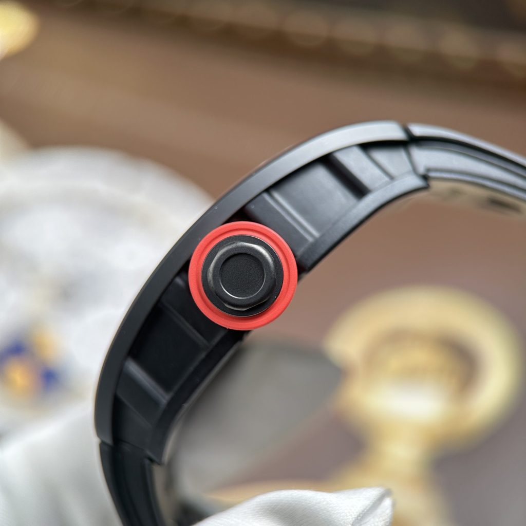 Đồng Hồ Richard Mille RM055 Chế Tác Vỏ Gốm Đen Núm Màu Đỏ Xưởng ZF 49.9×42 (2)