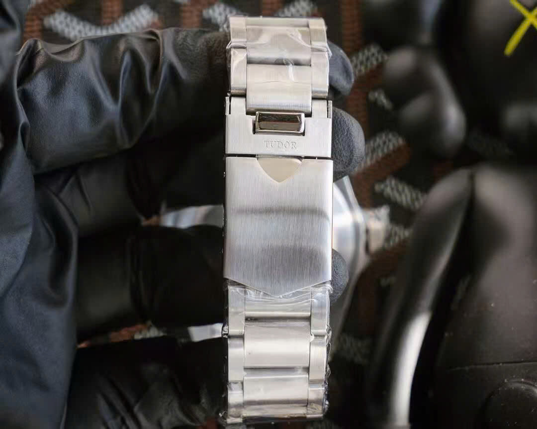 Đồng Hồ Tudor Pelagos Titanium Replica 1 1 Màu Xanh Lá Nhà Máy ZF 39mm (2) Đồng Hồ Tudor Pelagos Titanium Replica 1 1 Màu Xanh Lá Nhà Máy ZF 39mm (1)