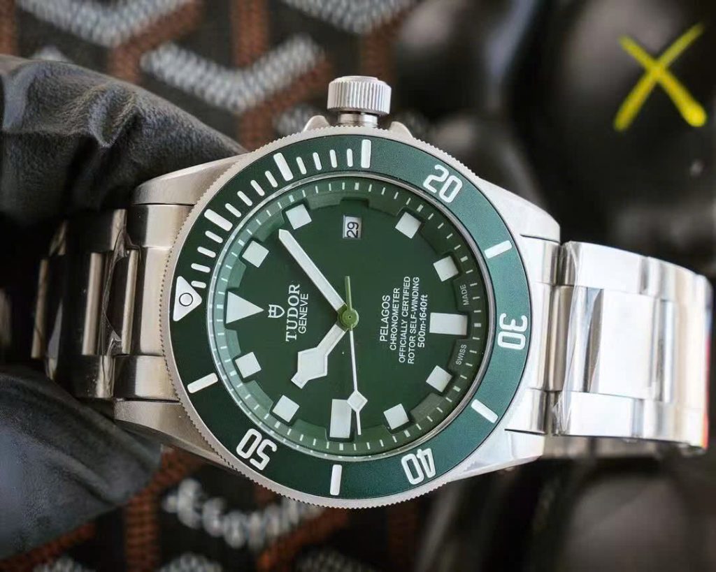 Đồng Hồ Tudor Pelagos Titanium Replica 1 1 Màu Xanh Lá Nhà Máy ZF 39mm (1)