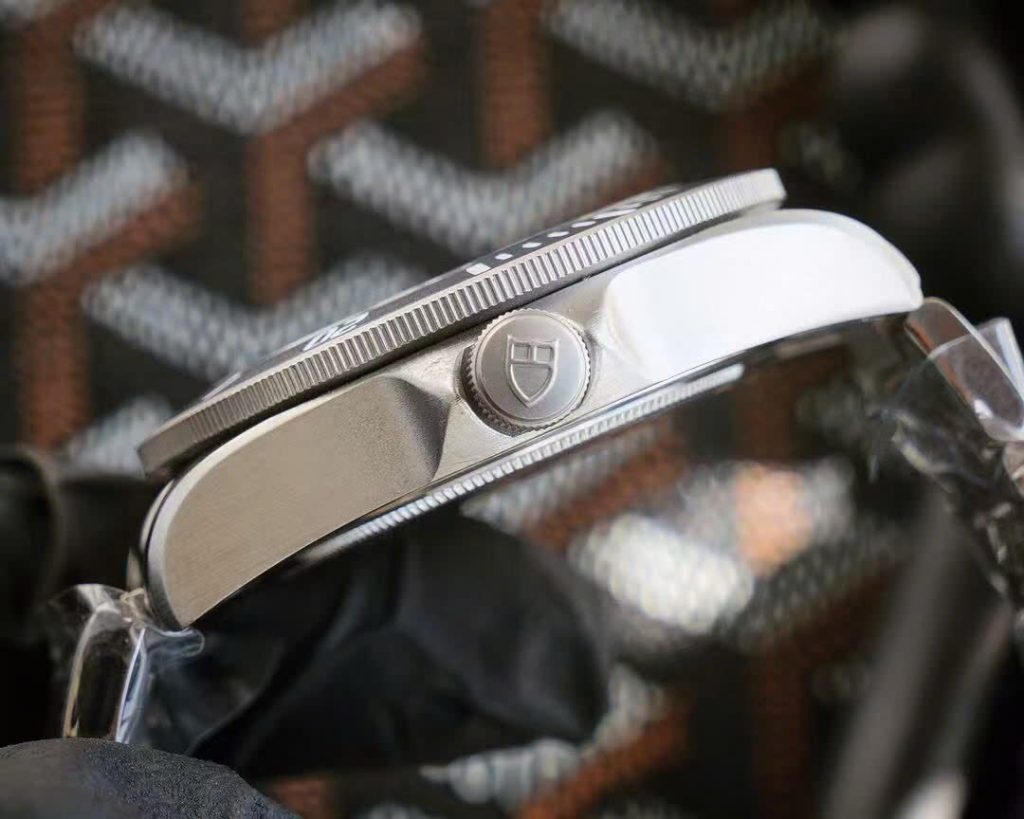 Đồng Hồ Tudor Pelagos Titanium Replica 1 1 Màu Xanh Lá Nhà Máy ZF 39mm (1)