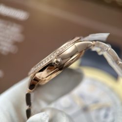 Đồng Hồ Nữ Omega De Ville Prestige Replica 11 Mặt Màu Đỏ Đô Máy Cơ Thuỵ Sỹ 34mm (2)