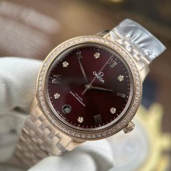 Đồng Hồ Nữ Omega De Ville Prestige Replica 11 Mặt Màu Đỏ Đô Máy Cơ Thuỵ Sỹ 34mm (2)