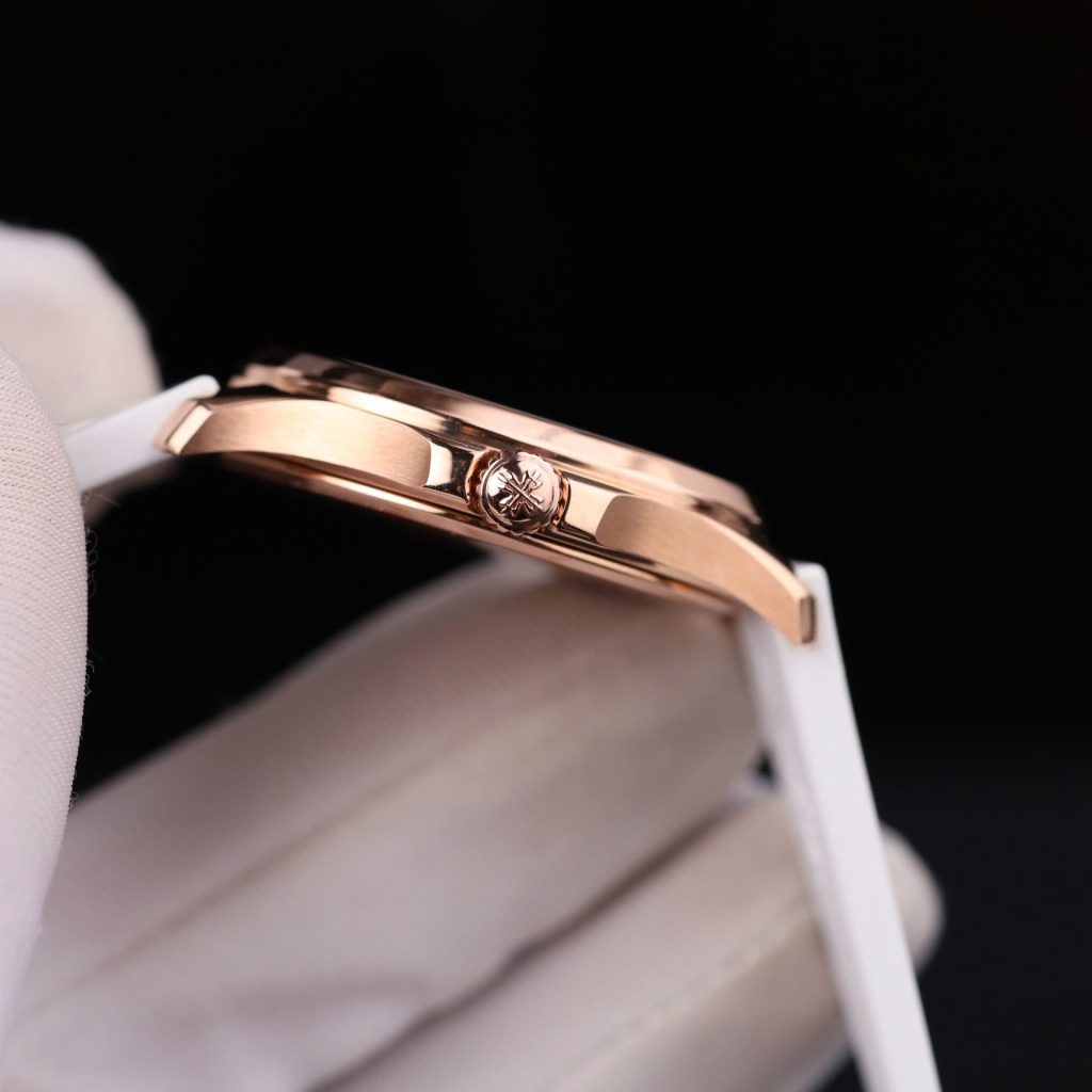 Đồng Hồ Nữ Patek Philippe Aquanaut 5067 Chế Tác Bọc Vàng Thật Viền Đính Moissanite 35 (2)