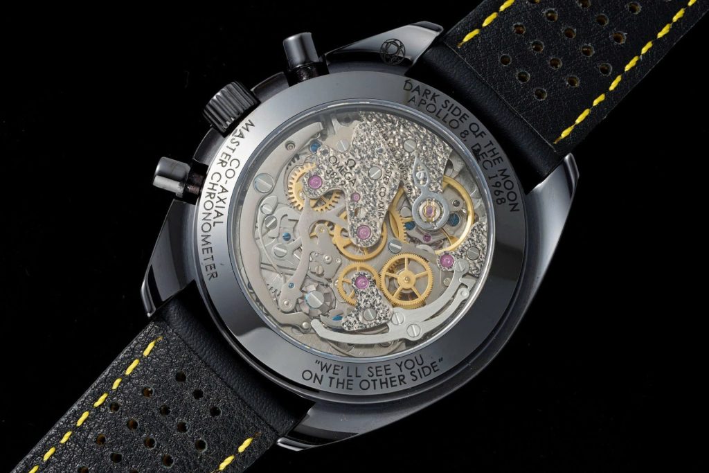 Đồng Hồ Omega Chế Tác Speedmaster Dark Side of the Moon Vỏ Gốm Đen Dây Da 44mm (2)