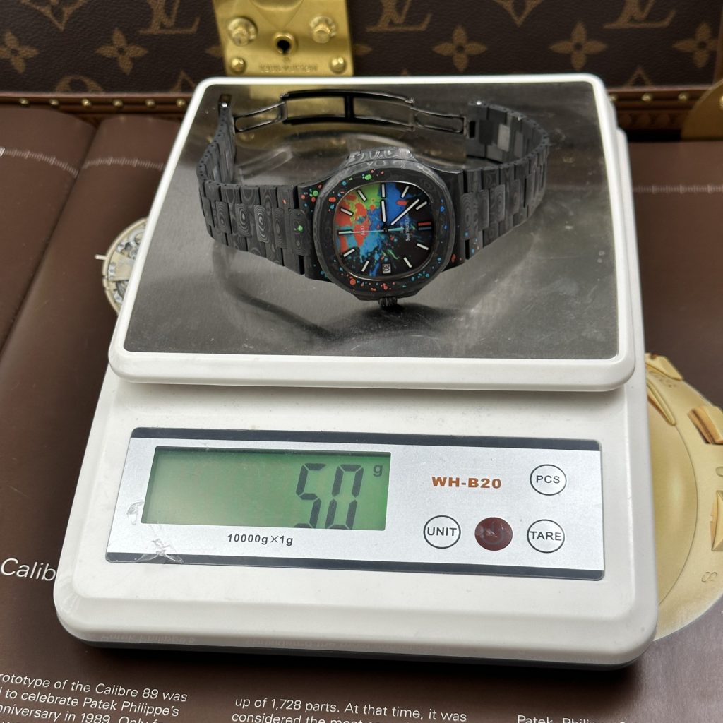 Đồng Hồ Patek Philippe DiW Nautilus 5711 Chế Tác Vỏ Carbon Siêu Nhẹ 40mm (2)