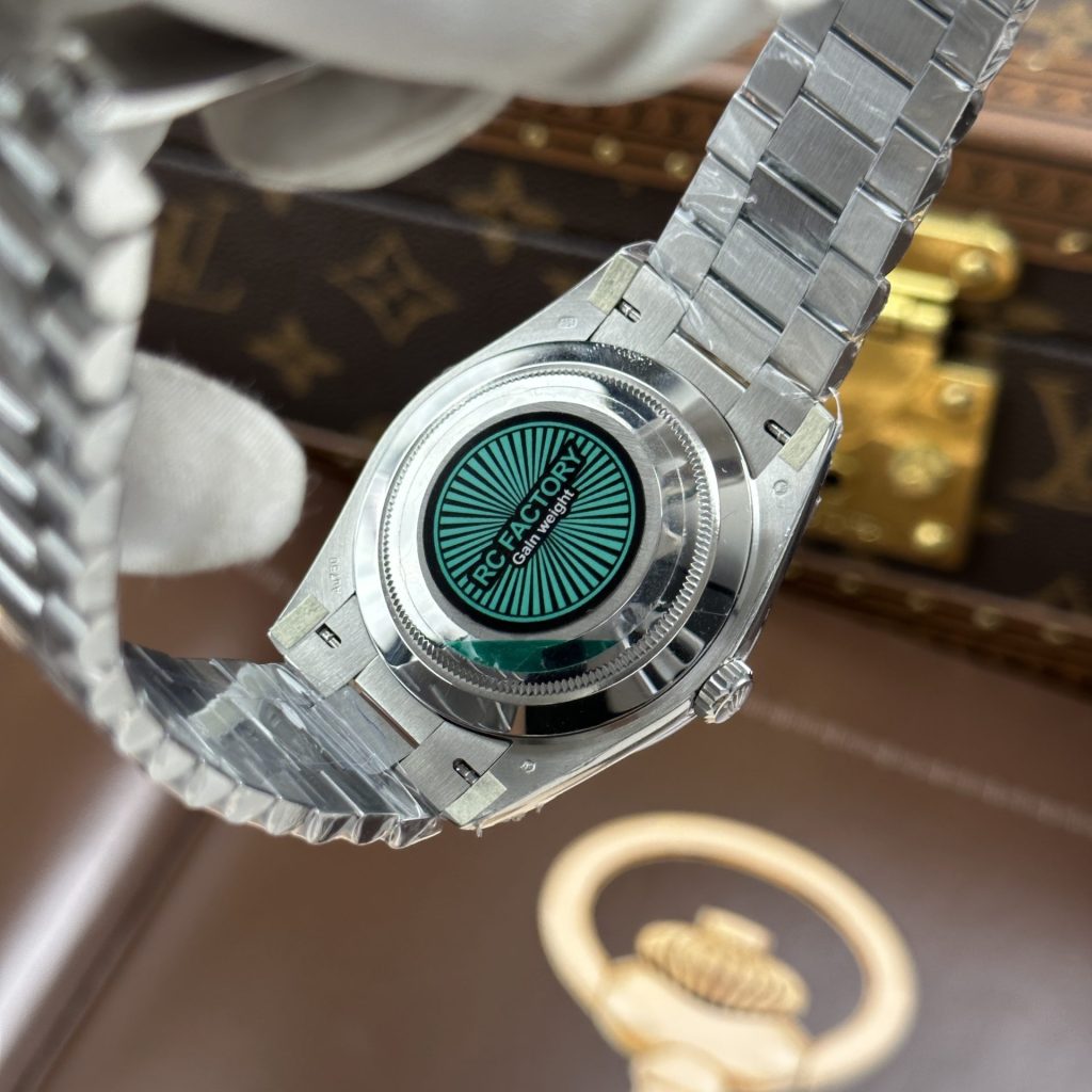 Đồng Hồ Rolex Day-Date Chế Tác Mặt Khảm Xà Cứ Trọng Lượng 212 Gram Nhà Máy RC 40mm (2)