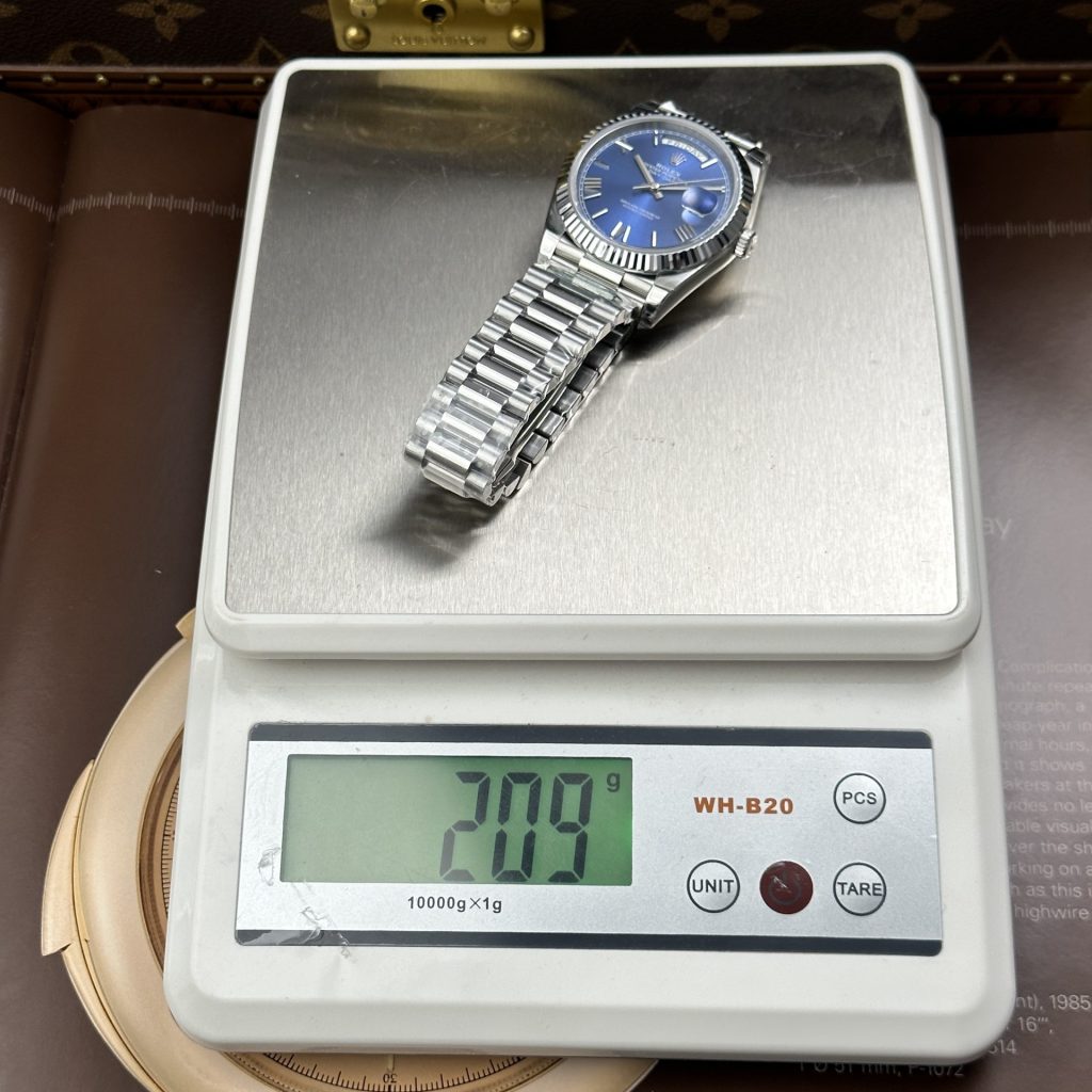 Đồng Hồ Rolex Day-Date Mặt Xanh Dương Replica 11 Nặng 212 Gram Bộ Chuyển Động Calibre 3255 Nhà Máy RC 40mm (2)
