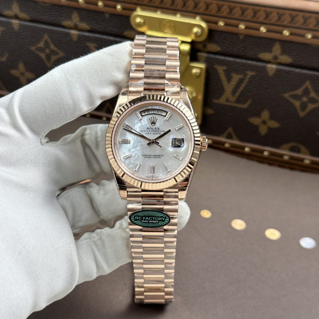 Đồng Hồ Rolex Day-Date Replica 11 Mặt MOP Bộ Chuyển Động Calibre 3255 Nhà Máy RC 40mm (2)