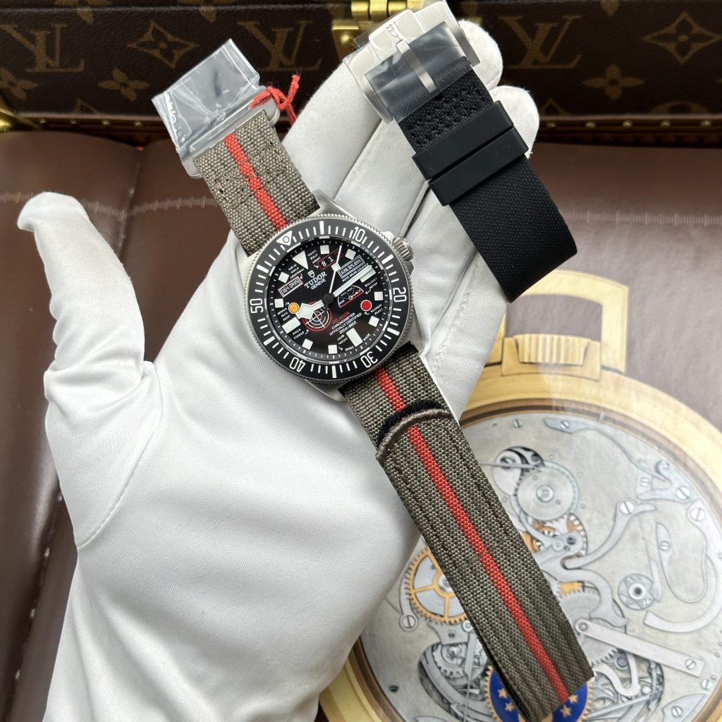 Đồng Hồ Tudor Pelagos FXD GMT Replica 11 Máy Cơ Thuỵ Sỹ Nhà Máy M+ 42mm (2)