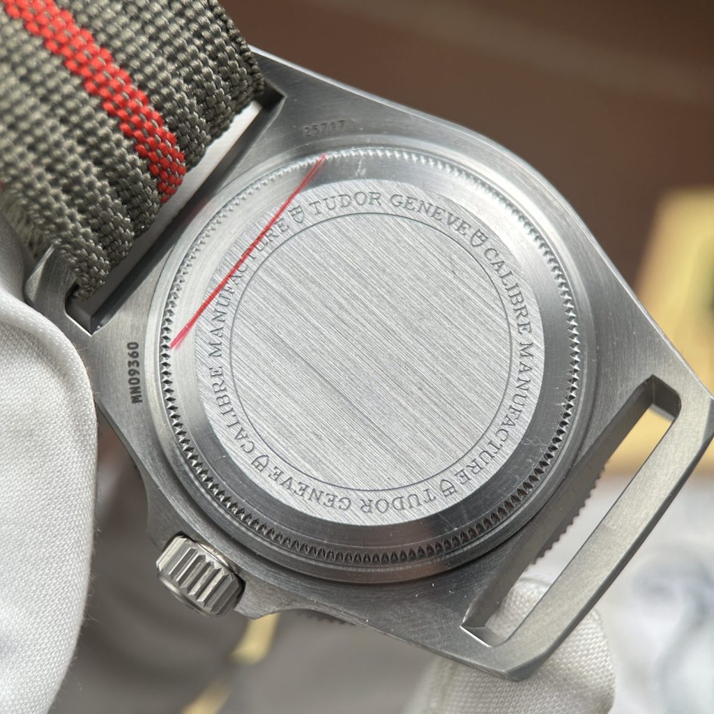 Đồng Hồ Tudor Pelagos FXD GMT Replica 11 Máy Cơ Thuỵ Sỹ Nhà Máy M+ 42mm (2)